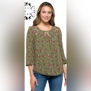 Mason & Belle Embroidered Green Floral and Lace Top. Size Large